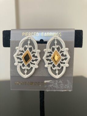 White Filigree Oval Earrings with Gold Diamond Accent